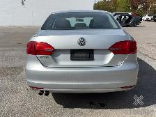 2011  VW  JETTA - Photo 2