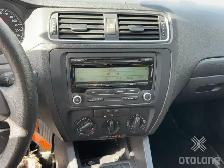 2011  VW  JETTA - Photo 4