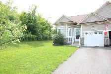 Townhome For Rent - 276 Tobin Crt, Peterborough