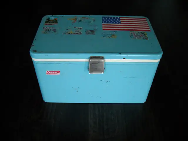 VINTAGE COLEMAN METAL COOLEREXCELLENT