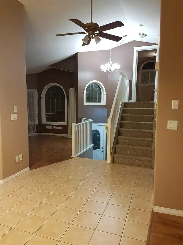Bright & Spacious 2-Bedroom Main Floor Suite in Matt Berry