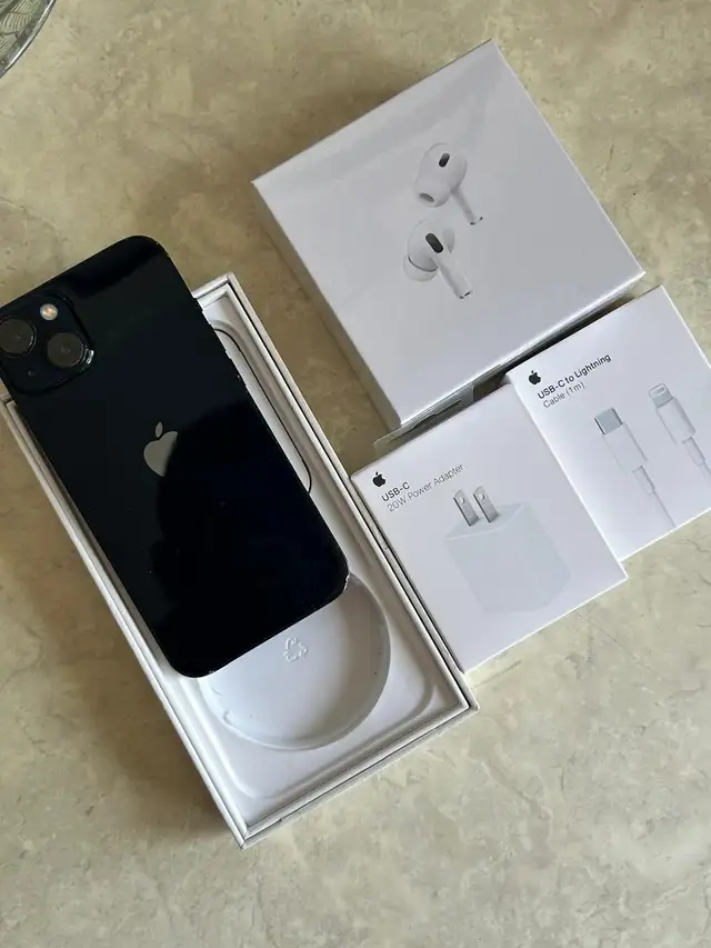 iPhone 13 128gb Pink with minor scuffs Airpods/Adapter/Deliver