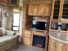 ENJOY YOUR POPCORN BY THE FIREPLACE - Photo 2
