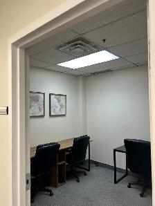 BUREAU À LOUER / OFFICE FOR RENT