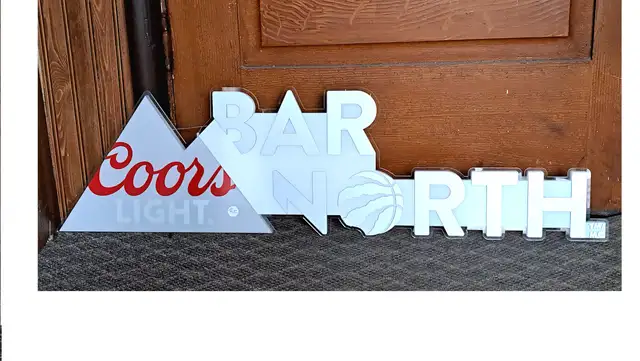 VINTAGE COORS LIGHT- BAR NORTH- LIGHT UP SIGN- MAN CAVE