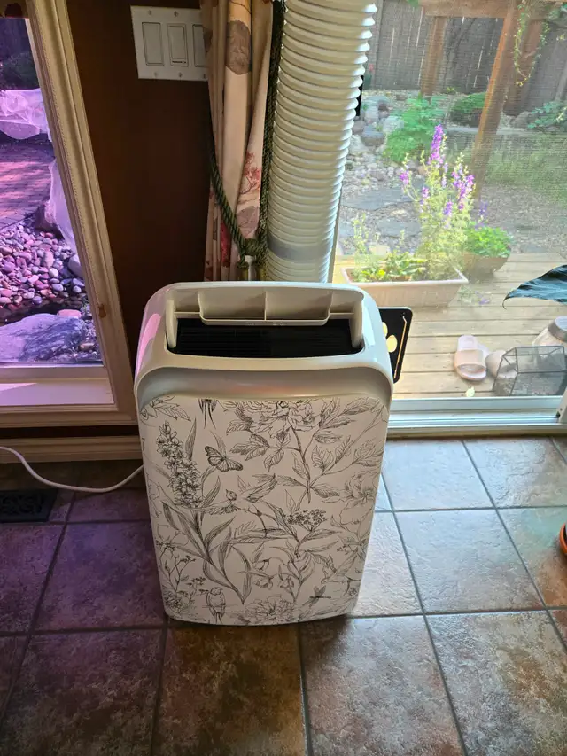 Danby  14000 BTU (700sq.ft) Portable Air Conditioner