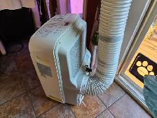 Danby  14000 BTU (700sq.ft) Portable Air Conditioner - Photo 7