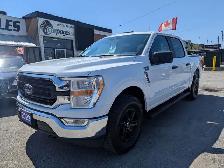 2022 Ford F 150 CREW CAB 4X4 WITH NAVIGATION! - Photo 2