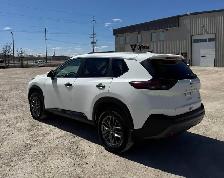2022 Nissan Rogue S - Photo 5