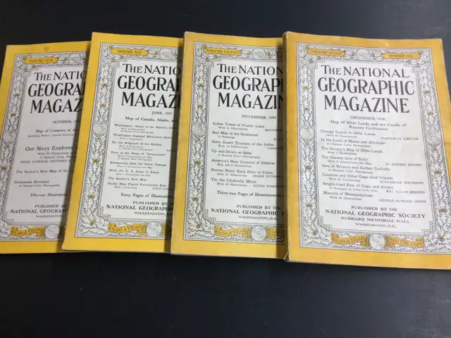 4 vintage National Geographic Magazines $15