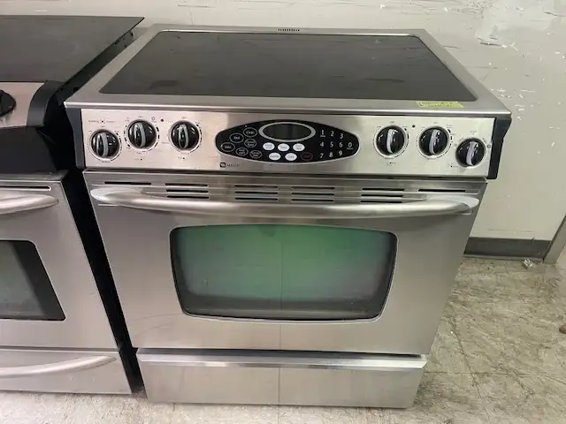 Cuisinière stainless encastrable vitrocéramique Maytag