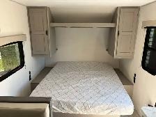 Brand New Viking 17' Travel Trailer Here At Need A Car Oshawa - Photo 6