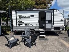 Brand New Viking 17' Travel Trailer Here At Need A Car Oshawa - Photo 9
