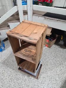VINTAGE WOOD CRATE