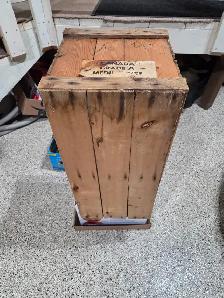 VINTAGE WOOD CRATE - Photo 5