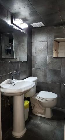 Private Room for Rent – Attached Washroom – Utilities Included - Photo 4