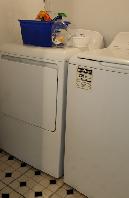 Private Room for Rent – Attached Washroom – Utilities Included - Photo 6