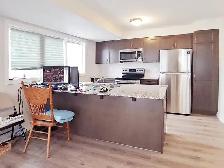 Three Bedroom Townhome Condo for Rent/ End Unit/Barrhaven/Nepean - Photo 4