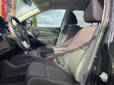 2017 Nissan Rogue SV AWD $132.93 Biweekly - Photo 5