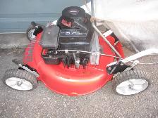 18'SNAPPER V181 PUSH LAWN MOWER BRIGG 3.75 H/P ENG W/BAGGER - Photo 2