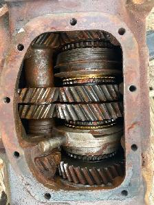 Super T 10 4 speed transmission needs case $250 - Photo 2