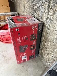 Milwaukee 10" sliding compound miter saw - Photo 2