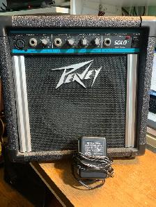 amplificateur guitare , 12v , 10watts , peavey