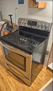 Kenmore 30" Electirc Stove - Photo 2