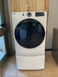 New GE Dryer With. Pedastal- Free Local Delivery & Haul Away