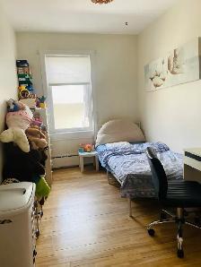 GRAND 4½ À LOUER – QUARTIER MONTCALM - Photo 2