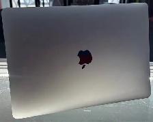 Apple MacBook pro i7 16 gb RAM 512 SSD