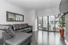 Modern 2 bed 2 bath townhouse Barrie - Photo 3