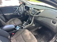 Hyundai Elantra - Photo 8