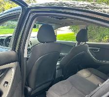 Hyundai Elantra - Photo 9