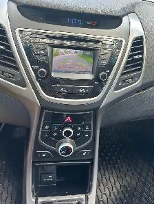 Hyundai Elantra - Photo 10