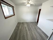 30 SECS to ST. CLAIR COLLEGE   SAVE $$ - PRIVATE ROOMS FOR RENT - Photo 8