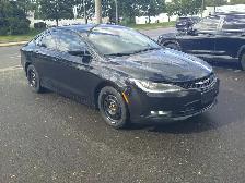 2015 Chrysler 200 S LOADED WITH ONLY 96000 KM !! - Photo 2