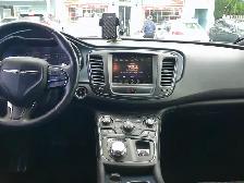 2015 Chrysler 200 S LOADED WITH ONLY 96000 KM !! - Photo 10