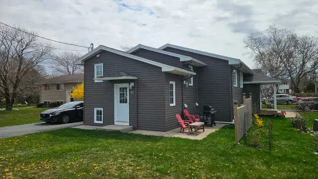 Modern 2 Bedroom Apartment.  Avail. July 1st $ 1995.00