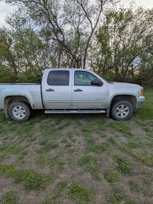 2010 GMC Sierra SLE 1/2 Ton