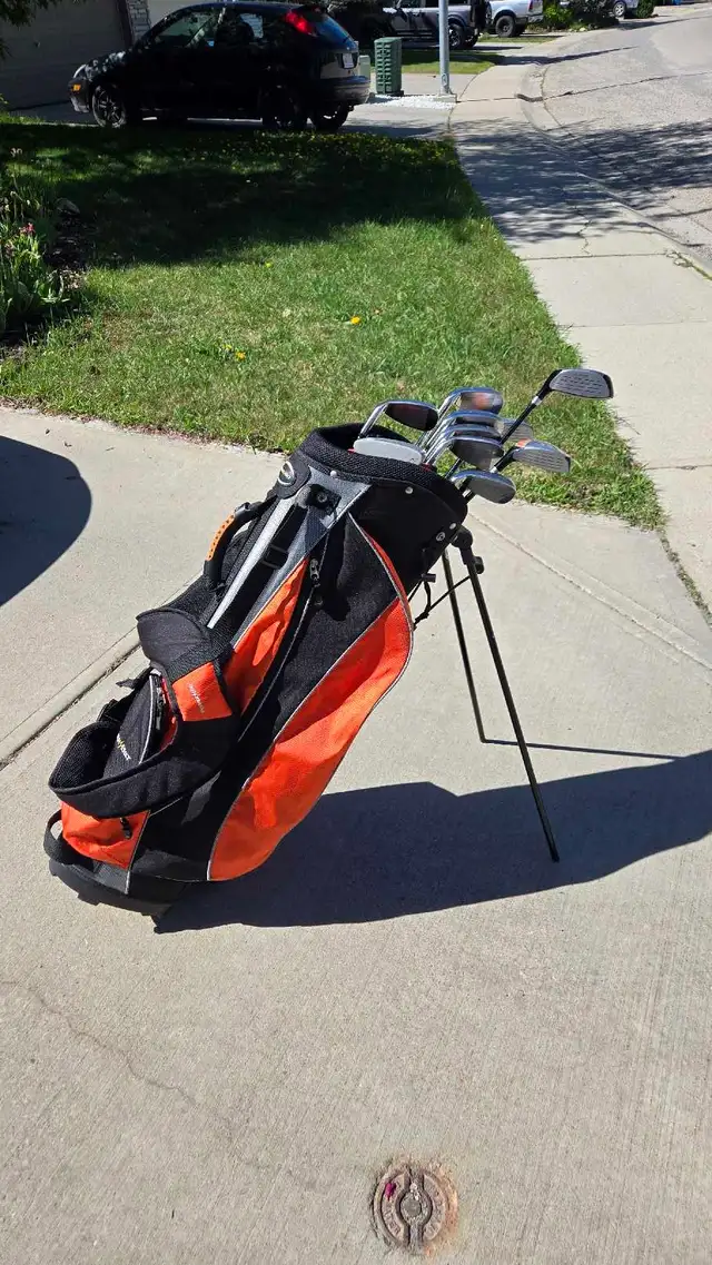 Powerbilt Golf Clubs w/Bag - Great Condition