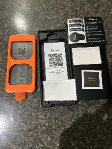 IPHONE TEMPERED GLASS & APPLICATOR - Photo 2