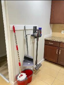 Main floor a Room for rent-Marlborough area - Photo 3