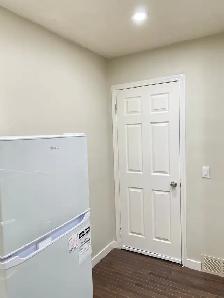Main floor a Room for rent-Marlborough area - Photo 8