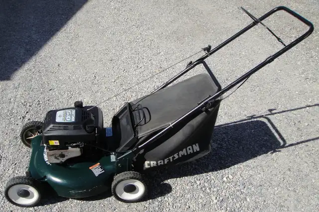 CRAFTSMAN REAR BAG GAS LAWNMOWER