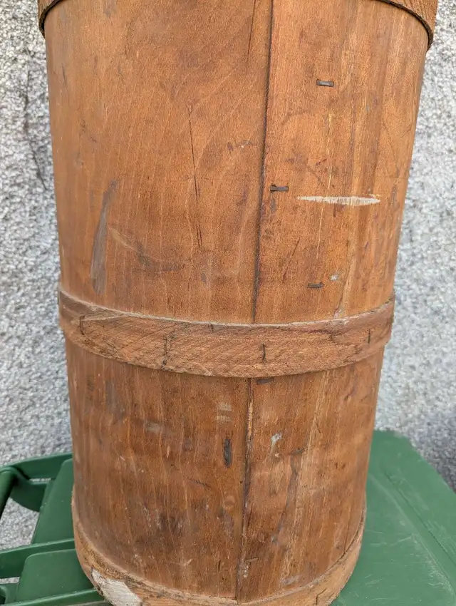 BARIL EN BOIS VINTAGE