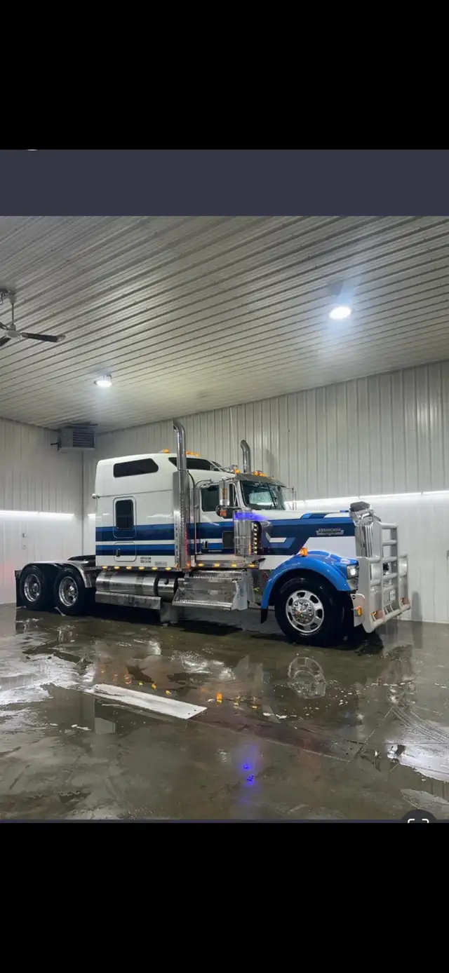 Heavy duty truck mechanic