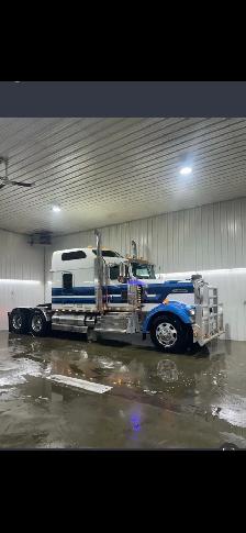 Heavy duty truck mechanic