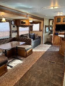 For Sale:  2014 Keystone Springdale Travel Trailer 28’ - Photo 5