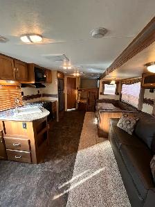 For Sale:  2014 Keystone Springdale Travel Trailer 28’ - Photo 6